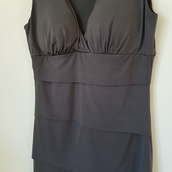 Sleeveless Grey V-Neck Dress with Built in Cups S - Picture 3 of 6